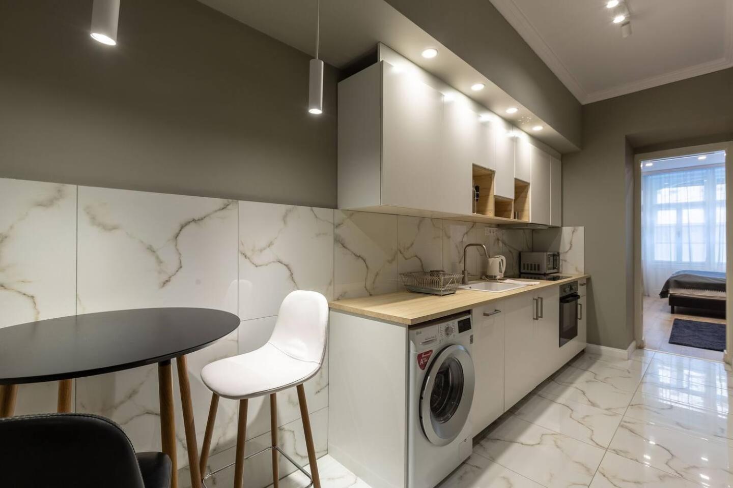 Luxurious Studio Located In The Heart Of ブダペスト エクステリア 写真
