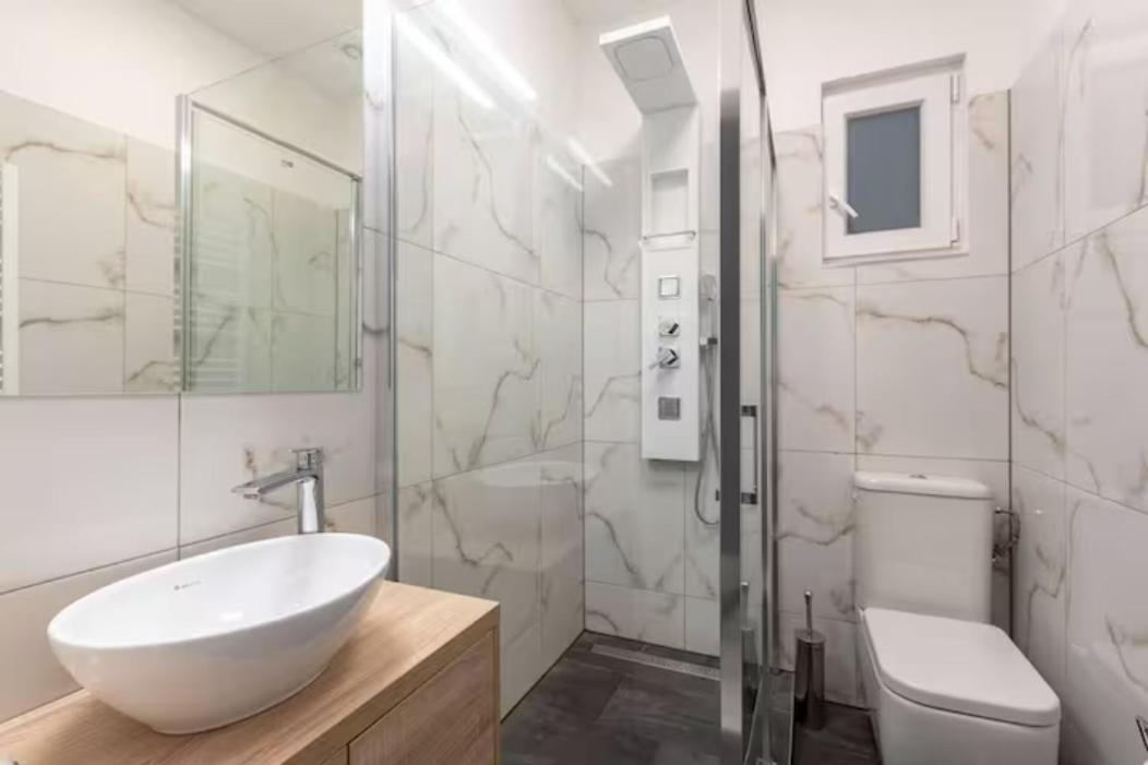 Luxurious Studio Located In The Heart Of ブダペスト エクステリア 写真